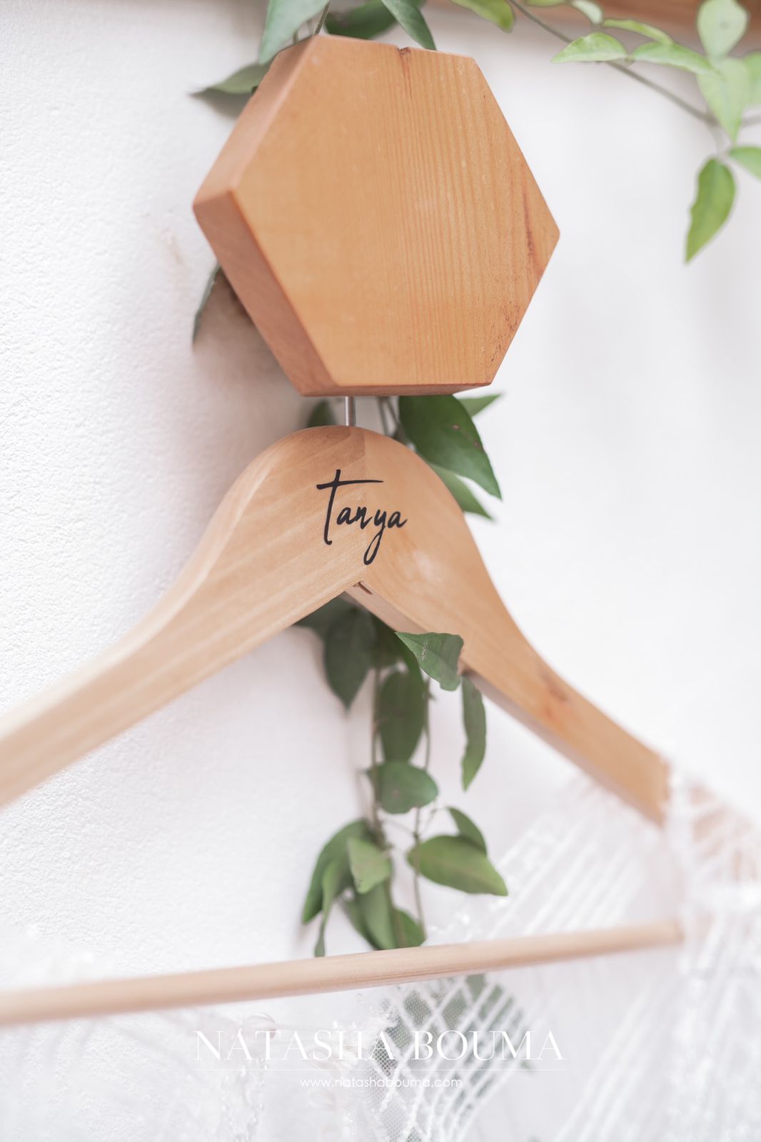 Wooden hanger Natural