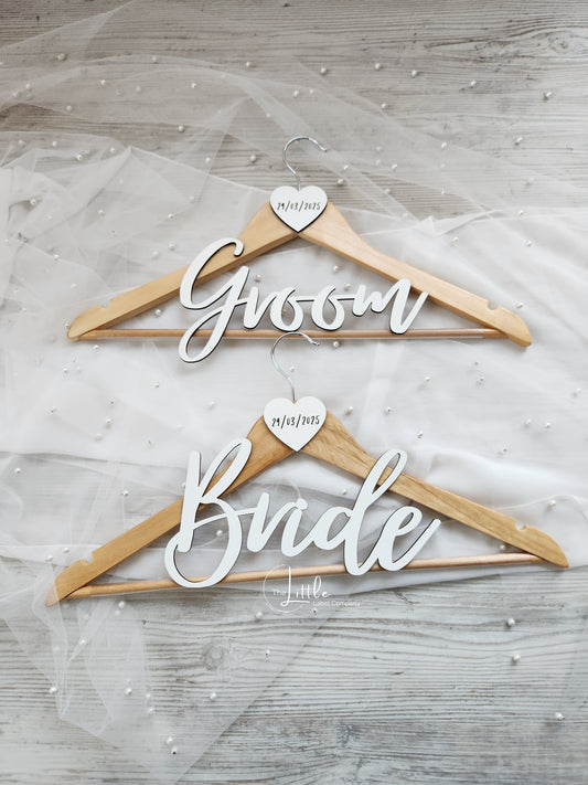 Wooden hanger Natural 3D
