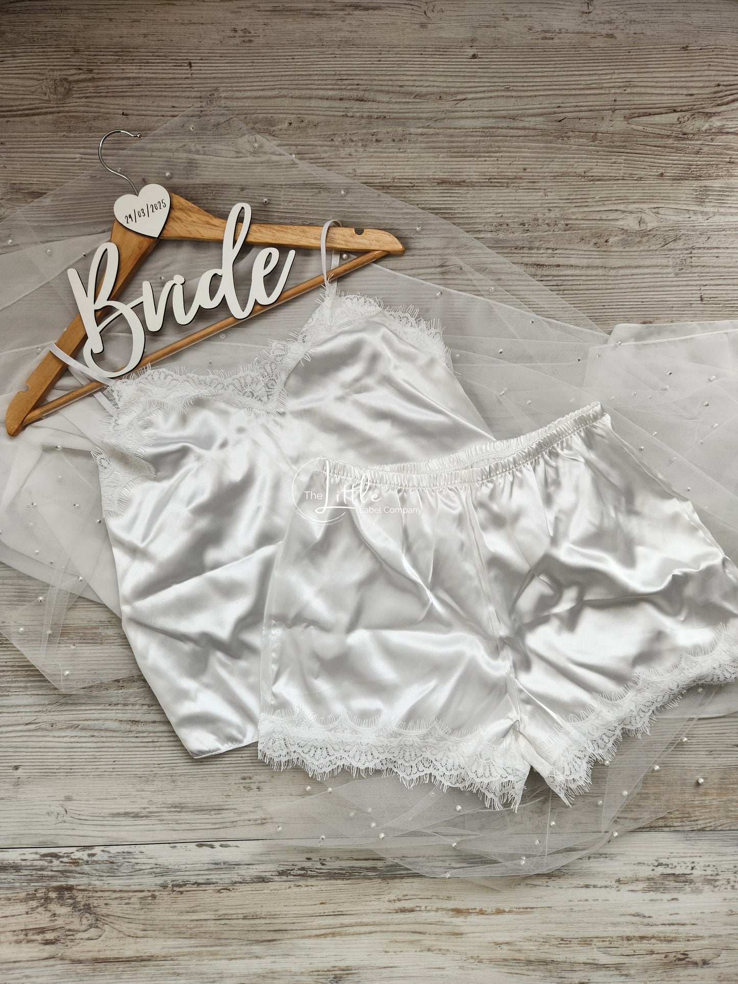 Wooden hanger Natural 3D